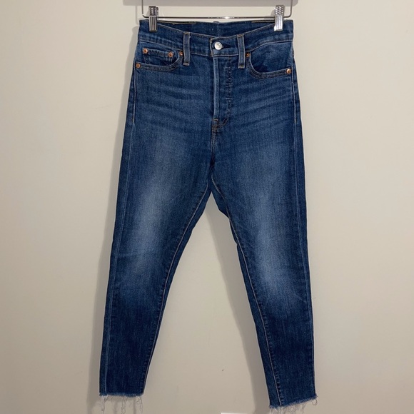 Levi’s High Rise Raw Hem Wedgie Skinny Jeans| 26 - Picture 2 of 8